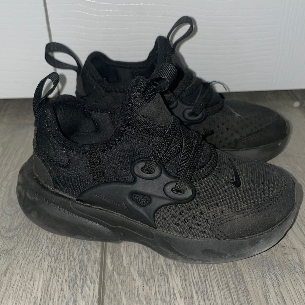 Toddler Black Nike Sneakers Tennis Shoes 9C